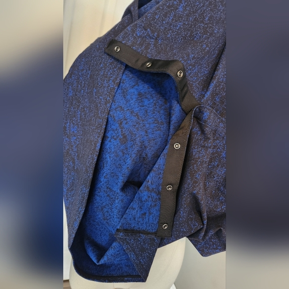 NWOT Lululemon Vinyasa Scarf - black with blue - Picture 4 of 11